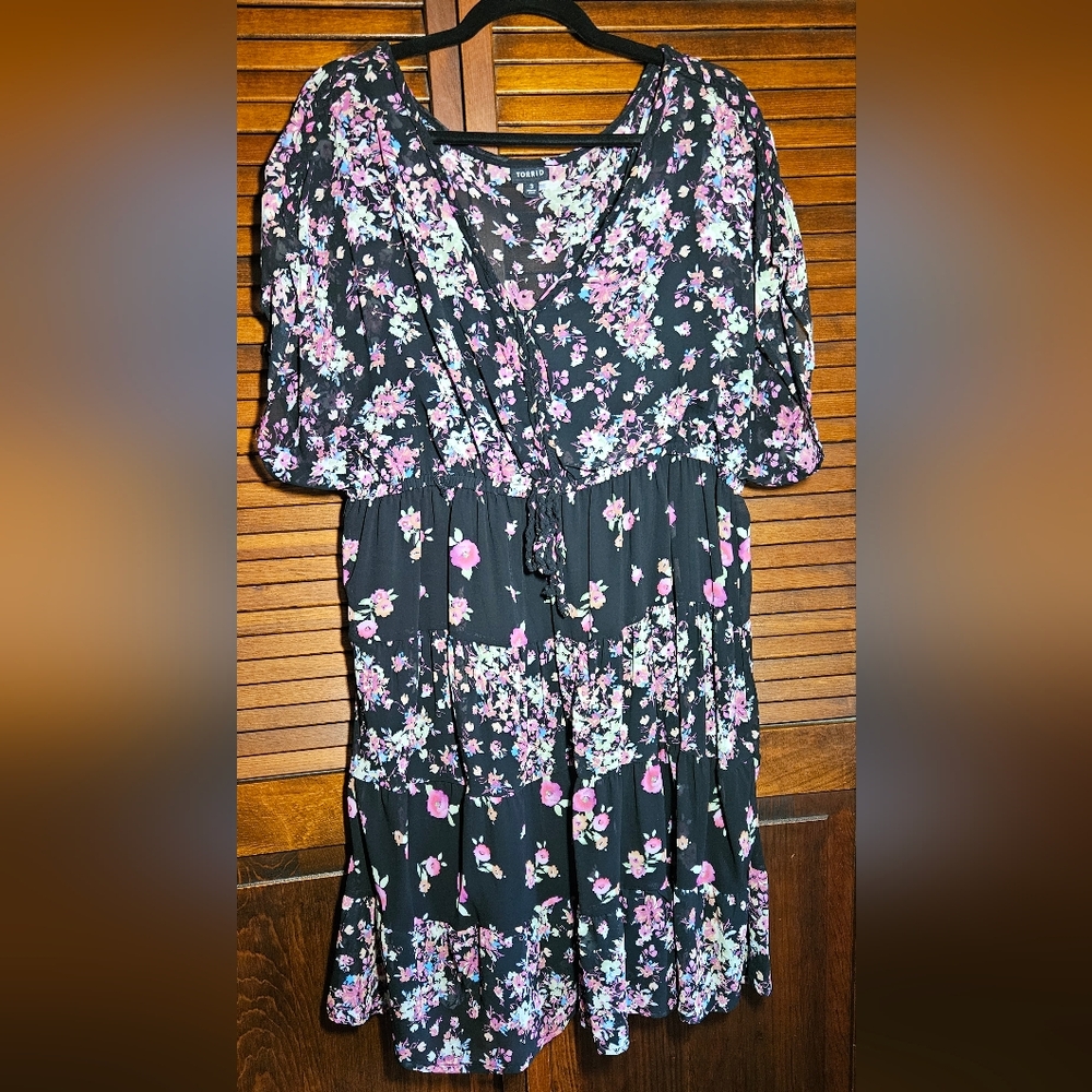 Torrid Black Multi Floral Tiered Midi Dress Size 3